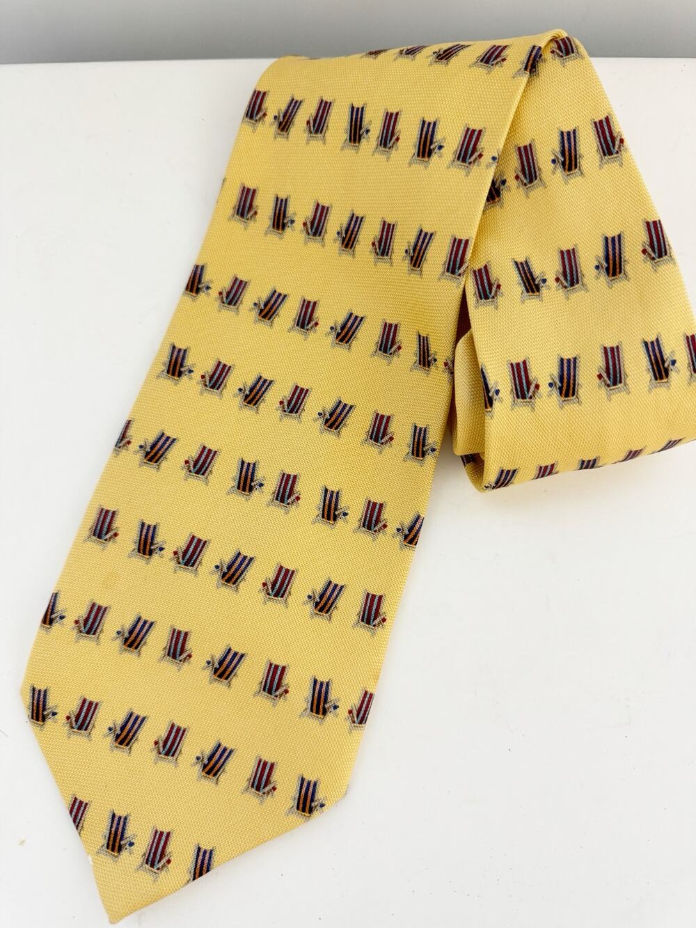 Tommy Bahama Off Island Mens Neck Tie Beach Lounge Chairs Yellow 100% SIlk